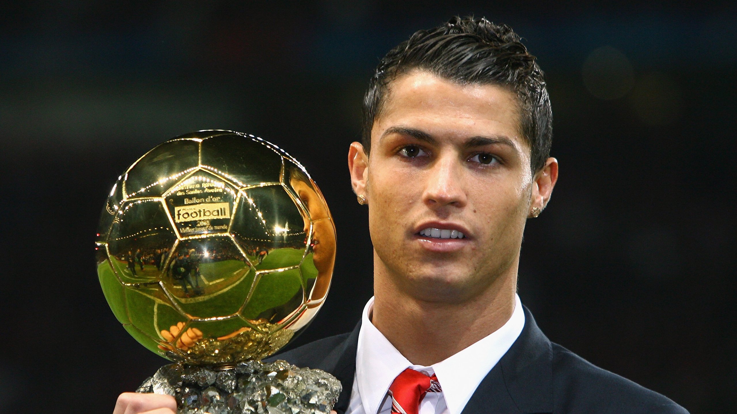 瑞士门将神勇扑救,力保球门不失,瑞士门将提前移动